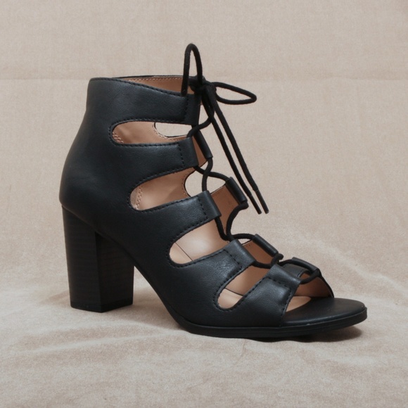 FINAL SALE Black Lace Up Block Heel Sandal Yohan - Picture 1 of 4